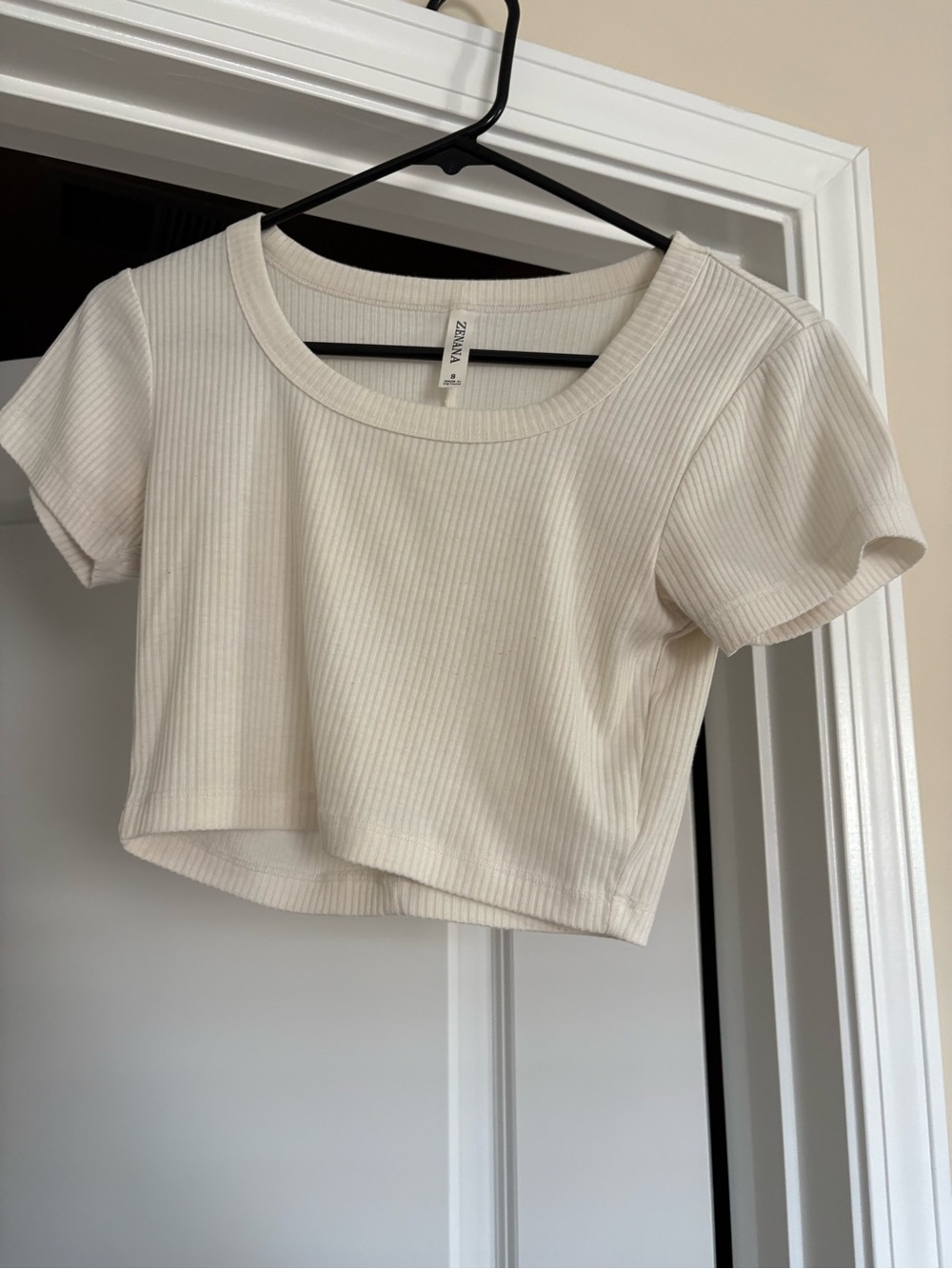 Zenana Outfitters Cream Ribbed Short Sleeve Crop Top